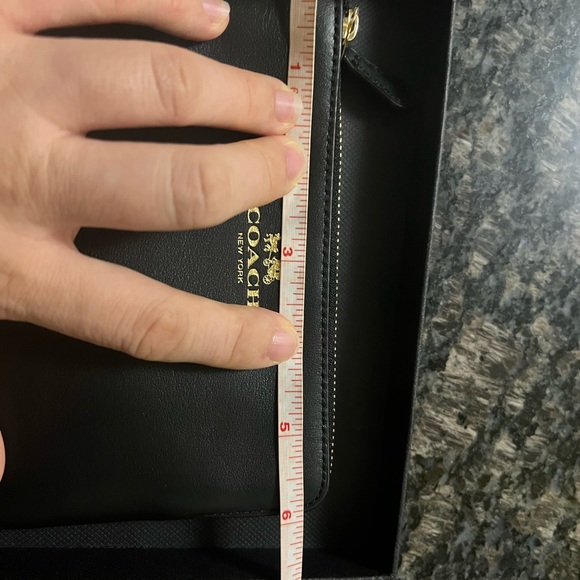 NWT Coach retail wristlet with gift box - Picture 7 of 8